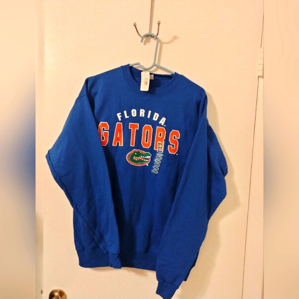NWT Gator Crew Hanes sweatshirt Gray